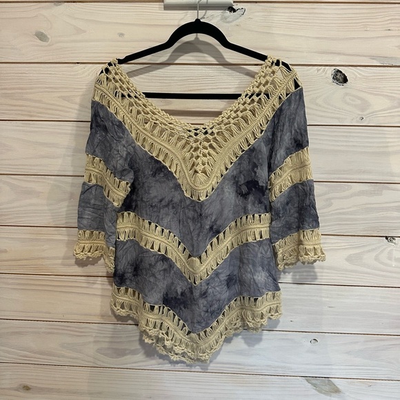 Jessica Crochet Trim Tie-Dye Top - Gray and Cream - Picture 4 of 5
